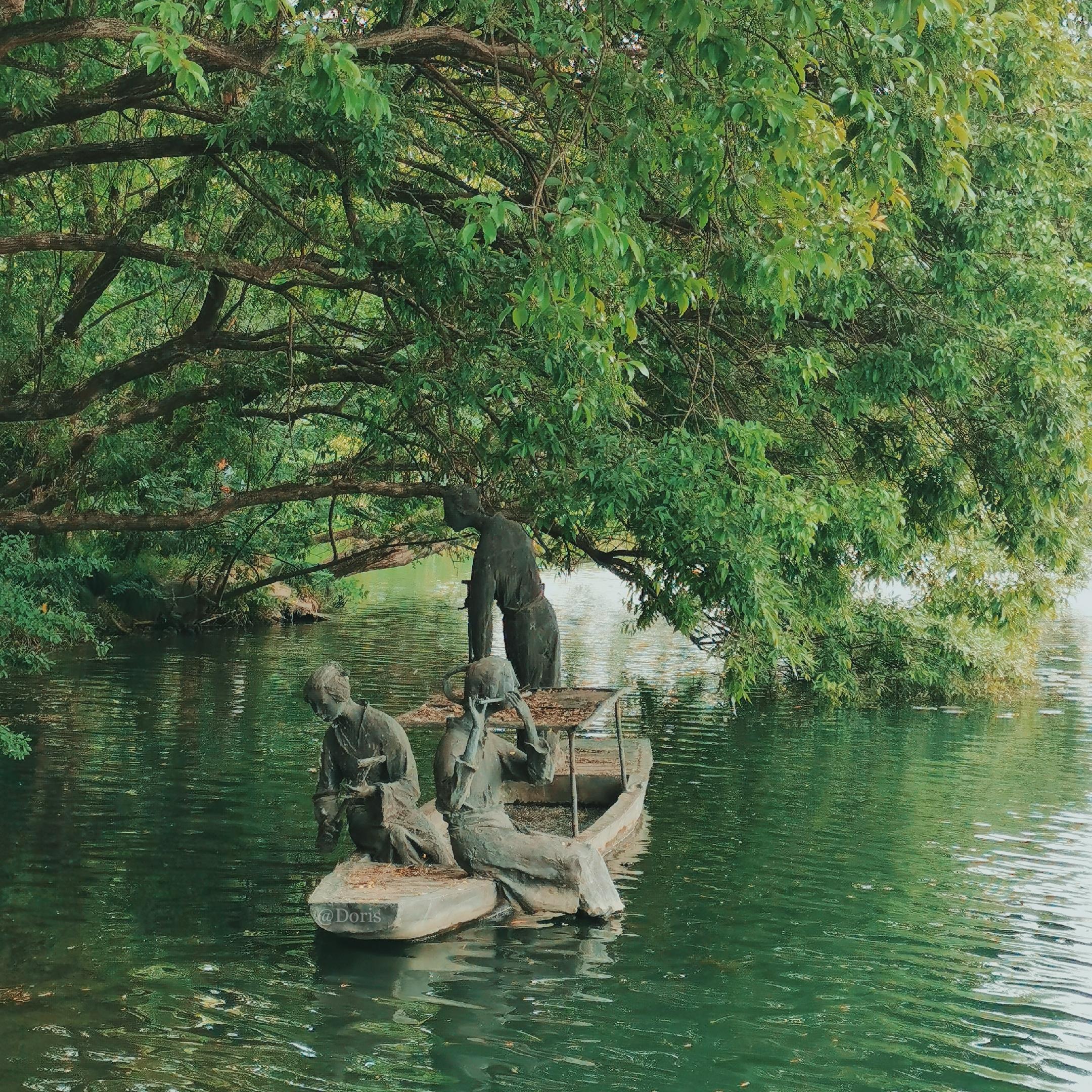 打卡杭州美食必看:经典小吃+网红餐厅+拍照技巧全攻略,带你吃遍西湖边的地道美味 打卡杭州美食必看:经典小吃+网红餐厅+拍照技巧全攻略,带你吃遍西湖边的地道美味