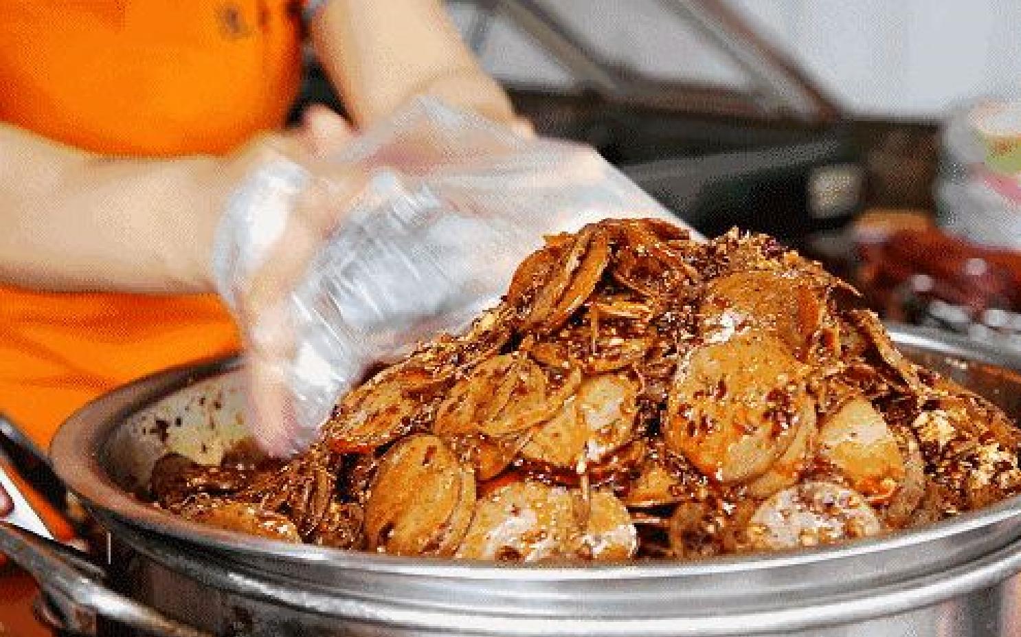 旅行中美食说说心情短语：用味蕾记录旅程，让美食点亮心情