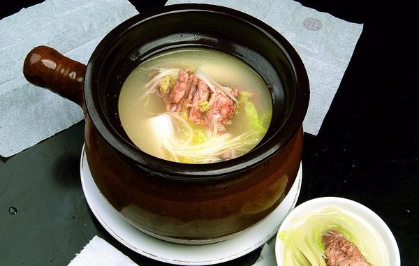 武汉美食游记：热干面、豆皮、武昌鱼等特色小吃全攻略，带你轻松吃遍地道美味