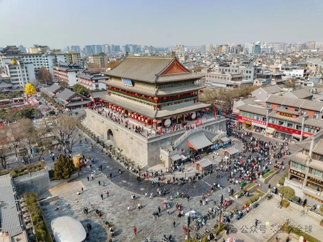 西安旅游美食推荐：回民街地道小吃与景点周边必尝指南，让味蕾带你轻松游古都