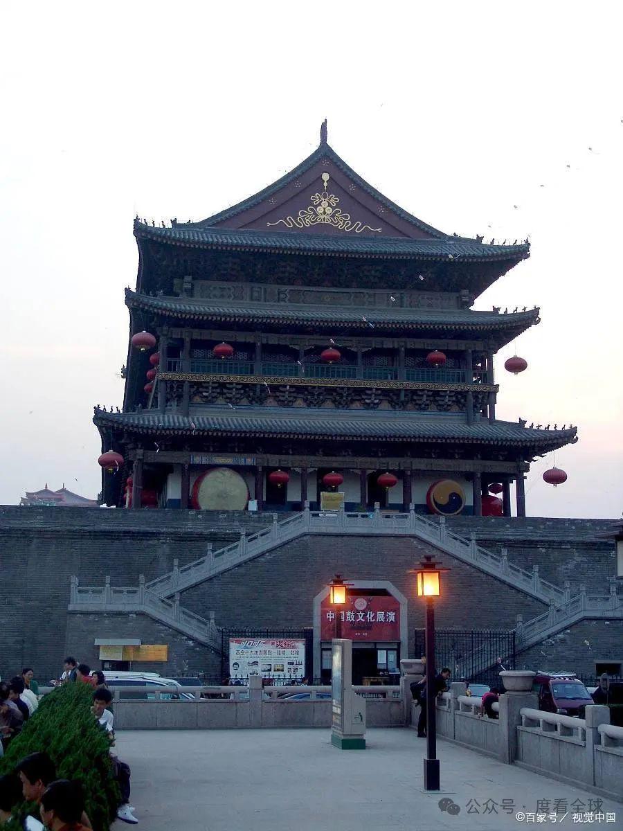 西安旅游美食推荐：回民街地道小吃与景点周边必尝指南，让味蕾带你轻松游古都