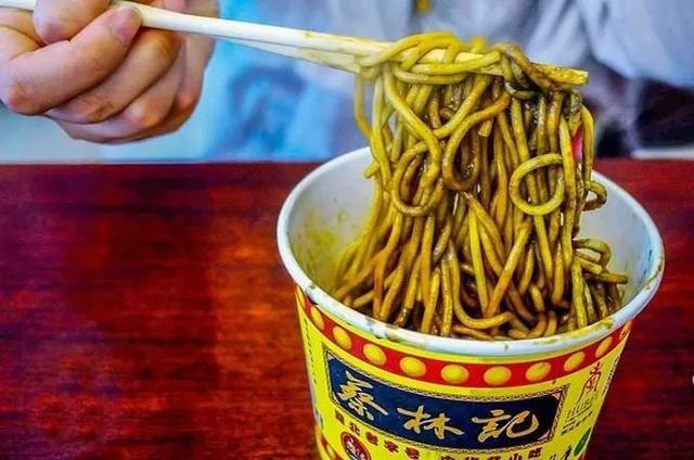 武汉值得去吃的美食：从热干面到周黑鸭，带你尝遍地道江城味