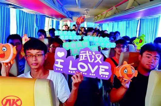 武汉旅游吃喝攻略:一站式解锁地道美食与必吃路线,轻松吃遍江城美味 武汉旅游吃喝攻略:一站式解锁地道美食与必吃路线,轻松吃遍江城美味